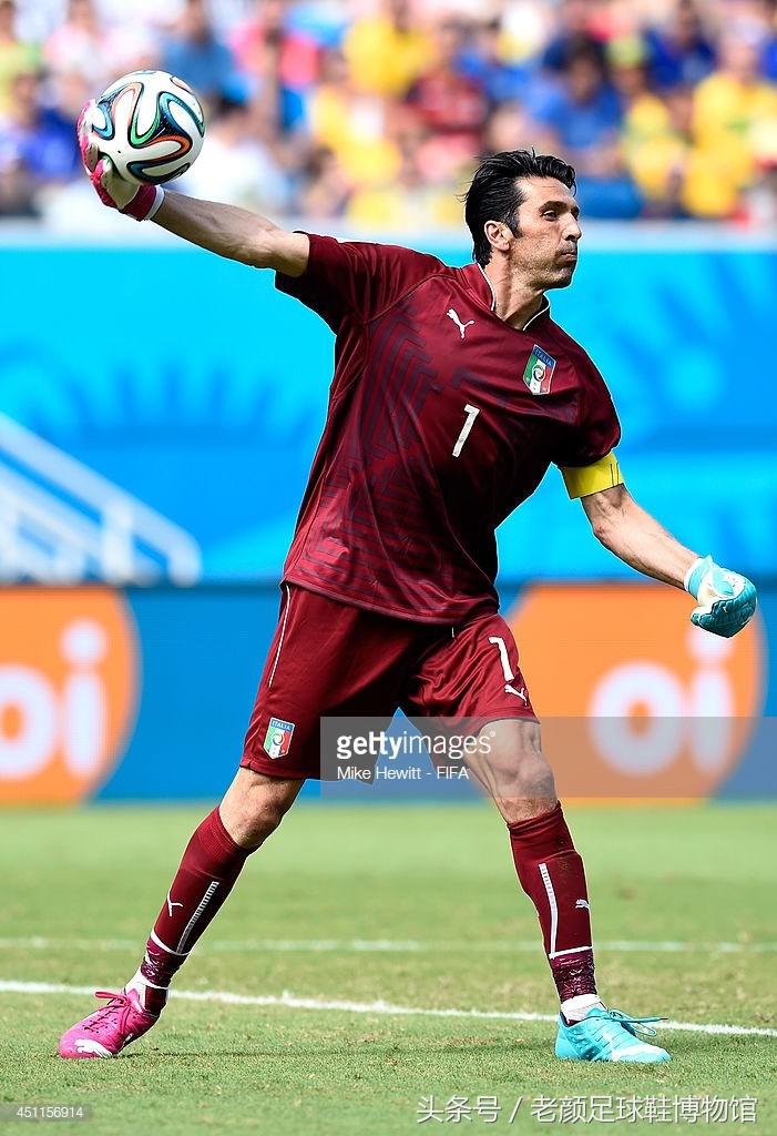 世界杯鸳鸯足球鞋,世界杯彪马鸳鸯足球鞋绿橙