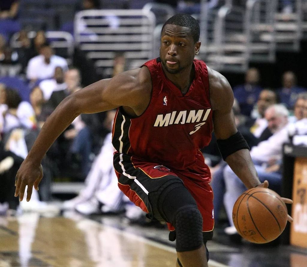 儿童轻微扁平足还需要穿矫正鞋吗,儿童扁平足x型腿如何矫正