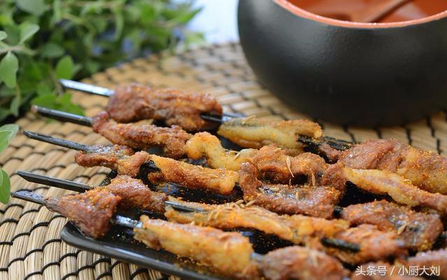 500块钱摆摊卖羊肉串创业,新疆羊肉串怎么可以到处摆摊