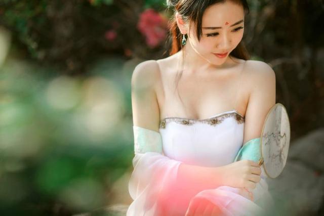 白朴的四首《天净沙》小令，文采隽永，写尽了春夏秋冬之美！