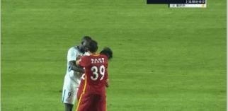 足球种族歧视回击瞬间,拒绝种族歧视唯足球不可辜负