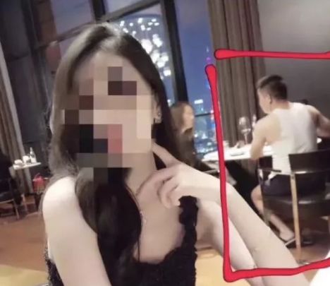 宝格丽酒店穿睡衣吃饭,在宝格丽穿背心