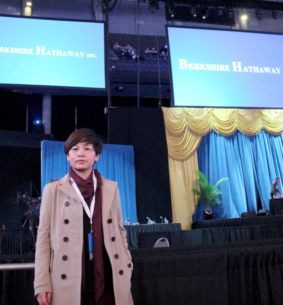 作为客户经理，她三次自费跟随宜信财富商学院海外游学