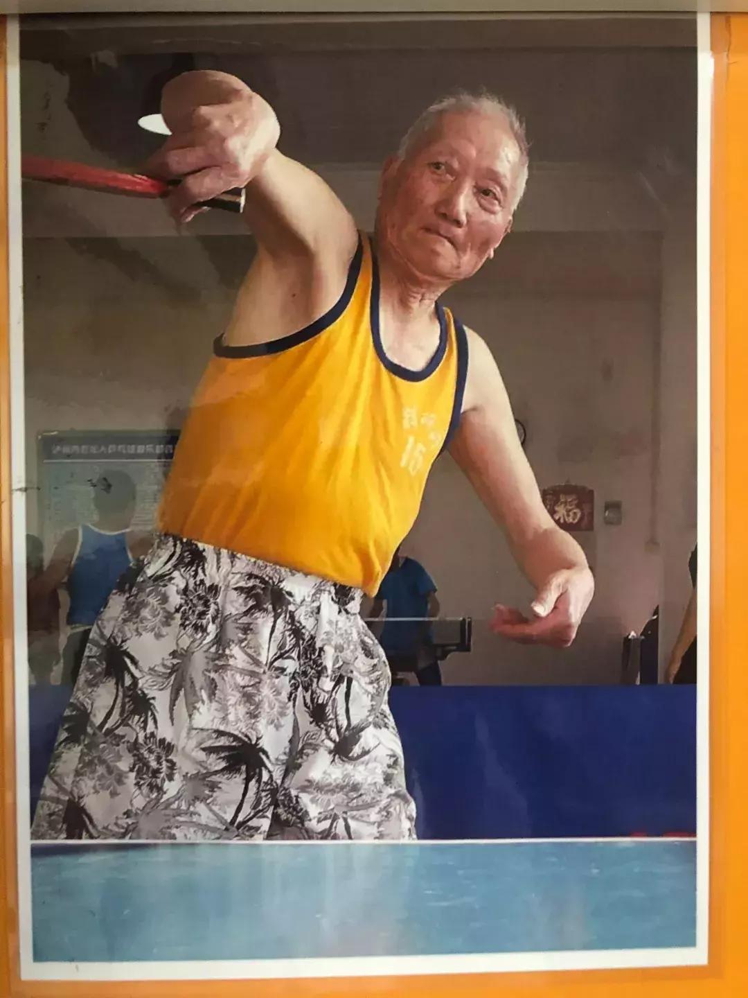 80岁老爷爷玩王者游戏,83岁游戏老爷爷