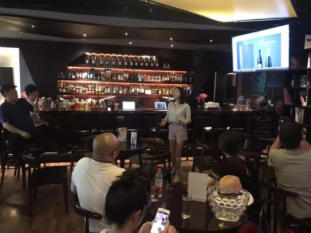 醉鹅娘运营模式,醉鹅娘经典喝酒方式