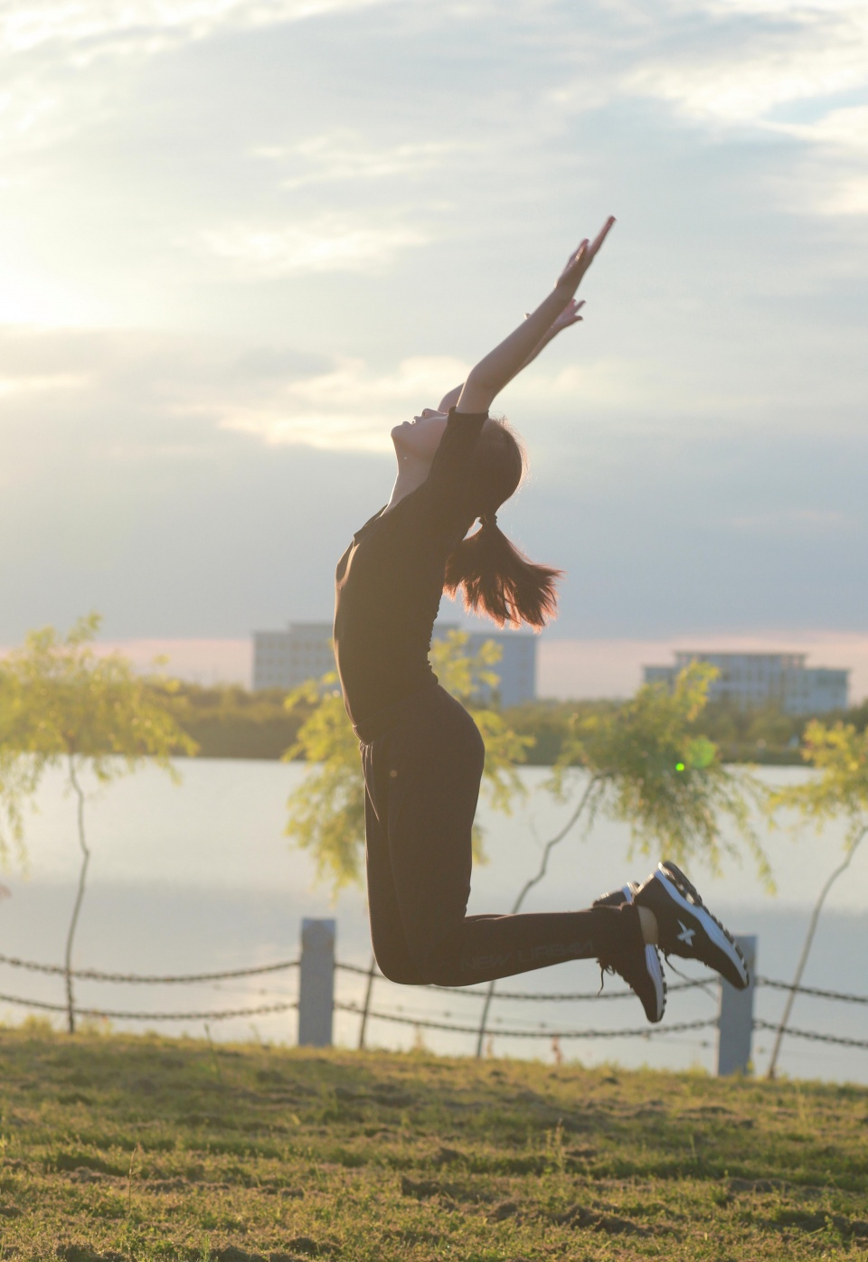 街拍摄影师怎么做到第一视角,街拍相机拍照技巧和方法
