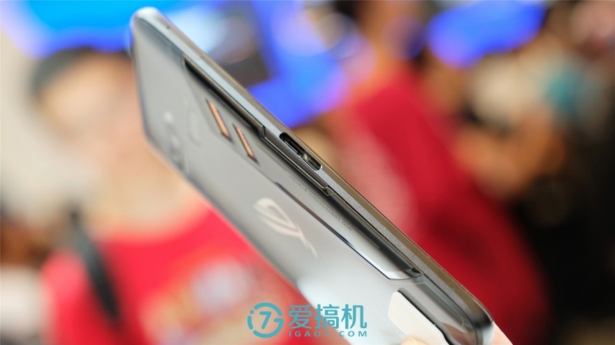 真正的游戏手机rog,华硕rog游戏手机2电竞装甲版开箱