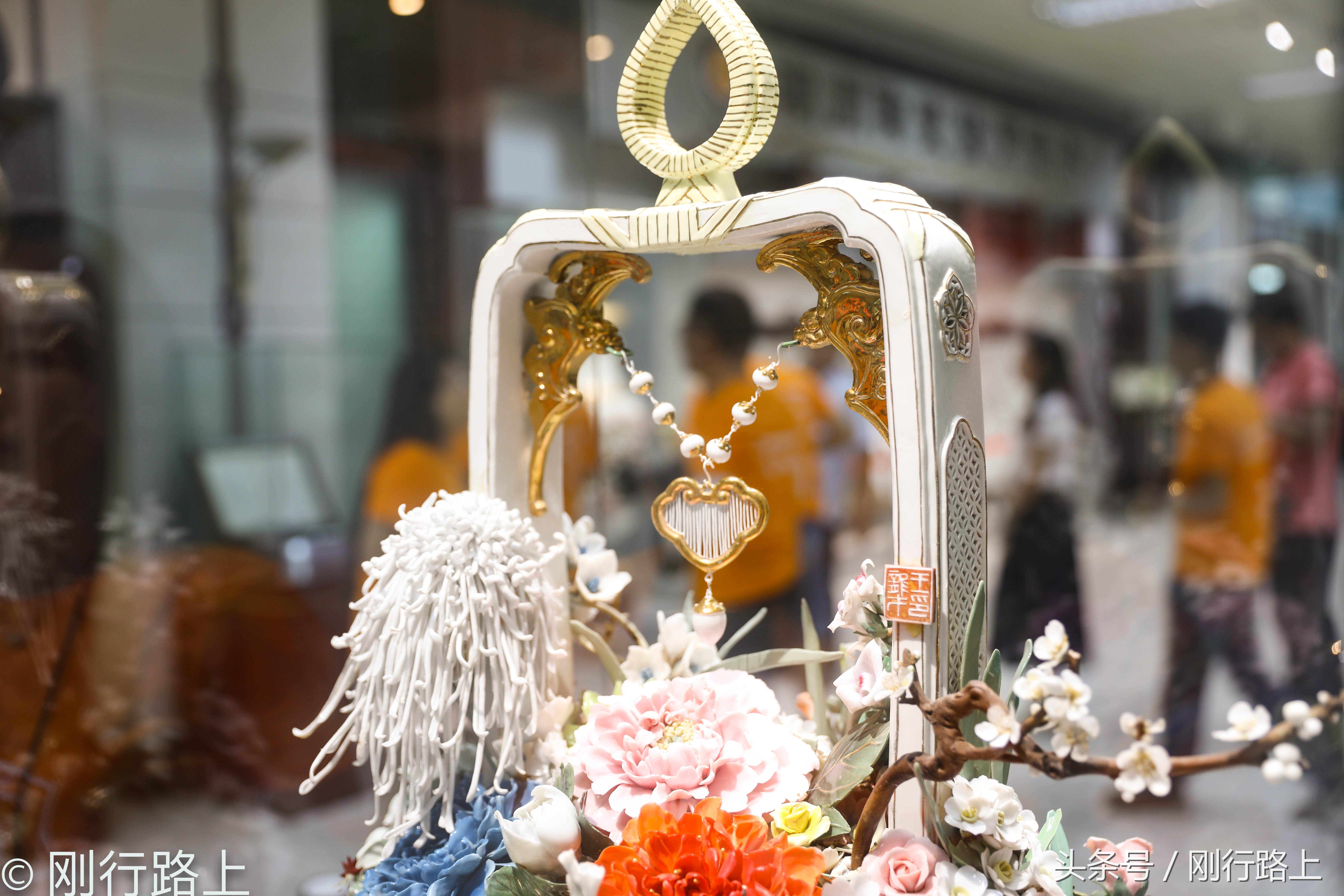 潮州瓷器与景德镇瓷器哪个更好,景德镇瓷器和潮州瓷器的比较