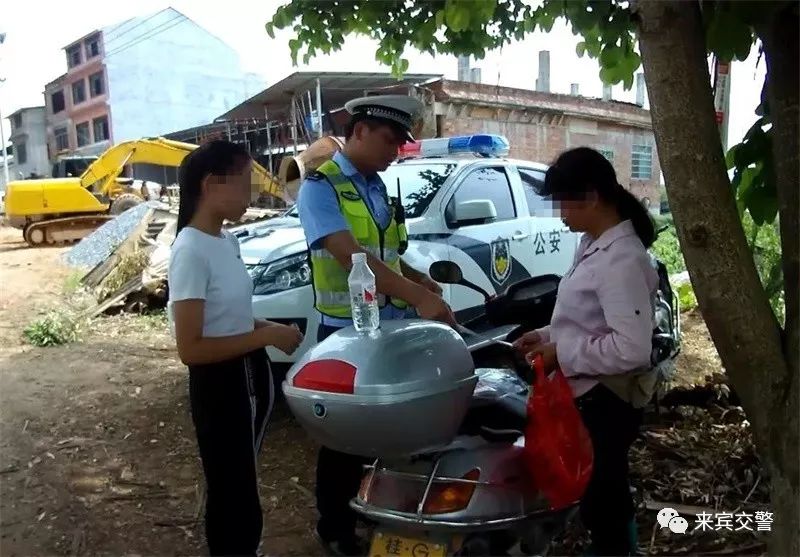 「大曝光」15岁金秀小妹骑摩托还想冲卡,”耍酷“不成反被查