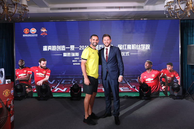 能去役前训练是不是就稳了,去曼联青训营