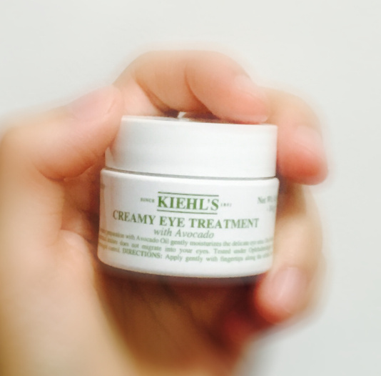 消除眼细纹眼霜,改善肿眼的眼霜