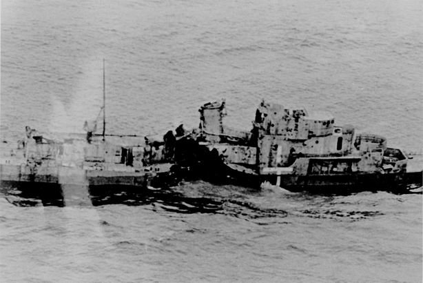 最“不务正业”的防空导弹：不光*飞机打**还把一艘驱逐舰打成两截