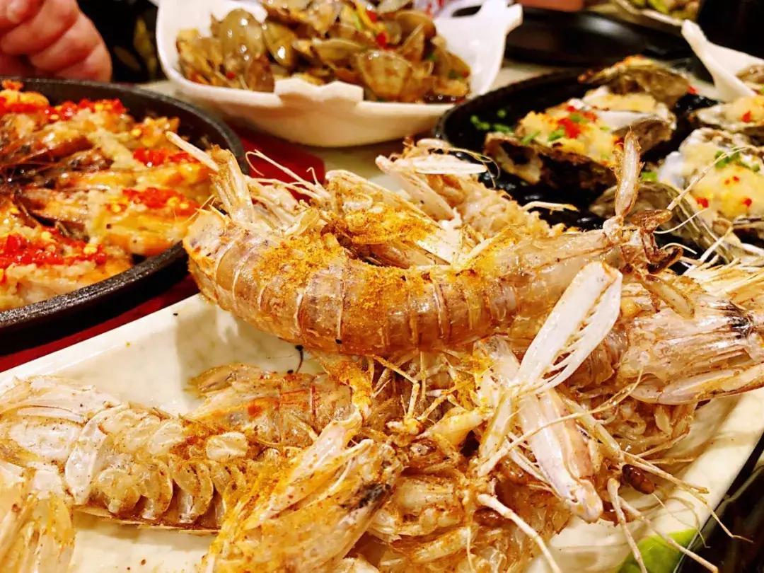 生蚝配什么一起最好吃,情侣吃什么美食比较好