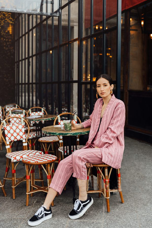 个子矮腿又粗穿什么裤子,个子矮腿短又粗