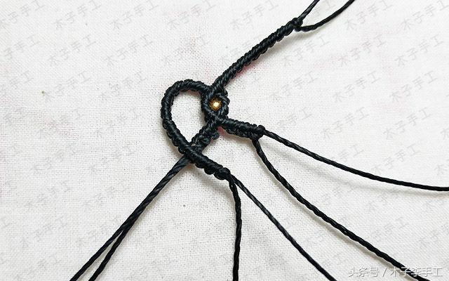 爱心情侣手绳教程视频,情侣手绳编法大全