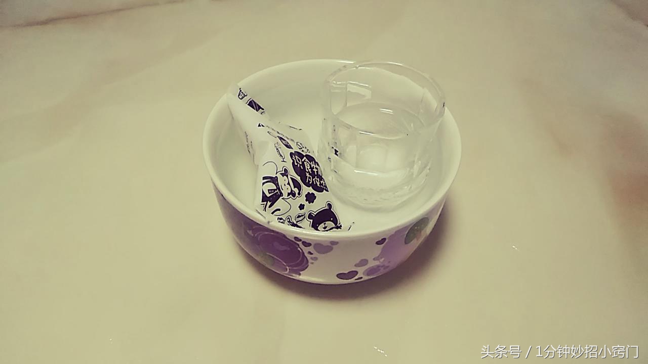 怎么让烧开的水快速变凉,怎样让滚烫的开水迅速变凉