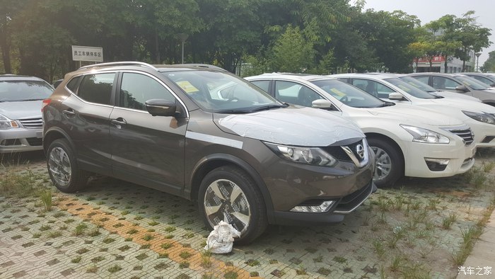 自驾游旅行睡逍客车里,逍客当房车用