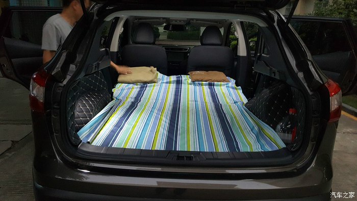 自驾游旅行睡逍客车里,逍客当房车用