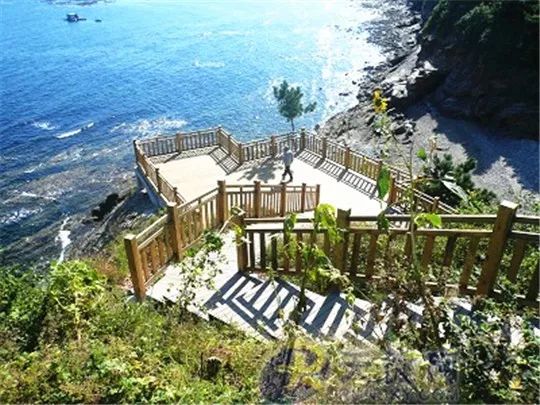 踏浪看海享受阳光沙滩海浪,玩遍海边