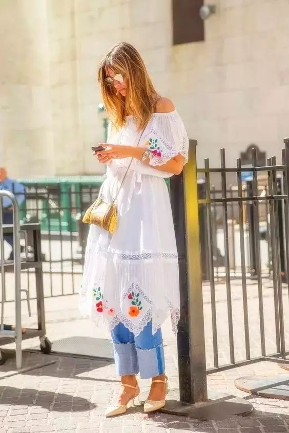 今年秋季流行穿裙子裤子超级时髦,秋季时尚洋气卫衣裙