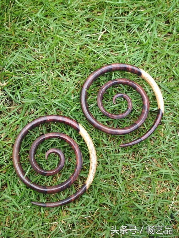 能吓哭妹子的“粗”爆耳环原来并不“粗”