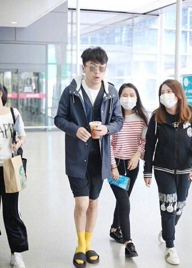 明星和普通人的脸的对比,明星的脸为什么会这么精致