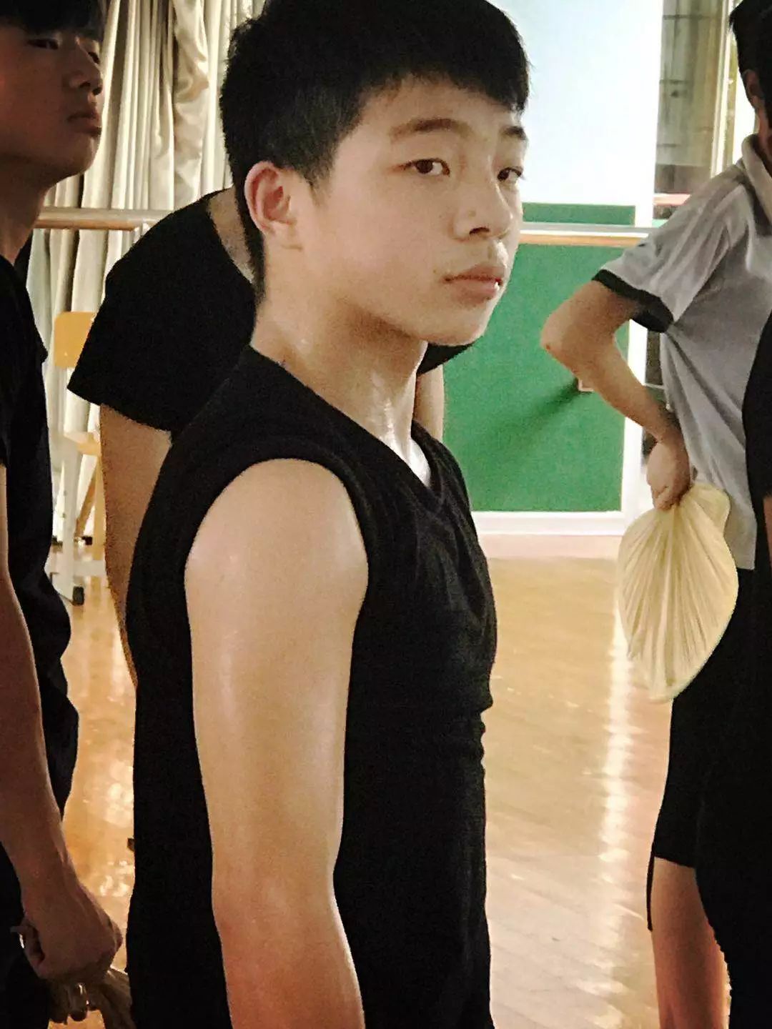 诗和远方还有田野和家乡,诗和远方也有人间日常