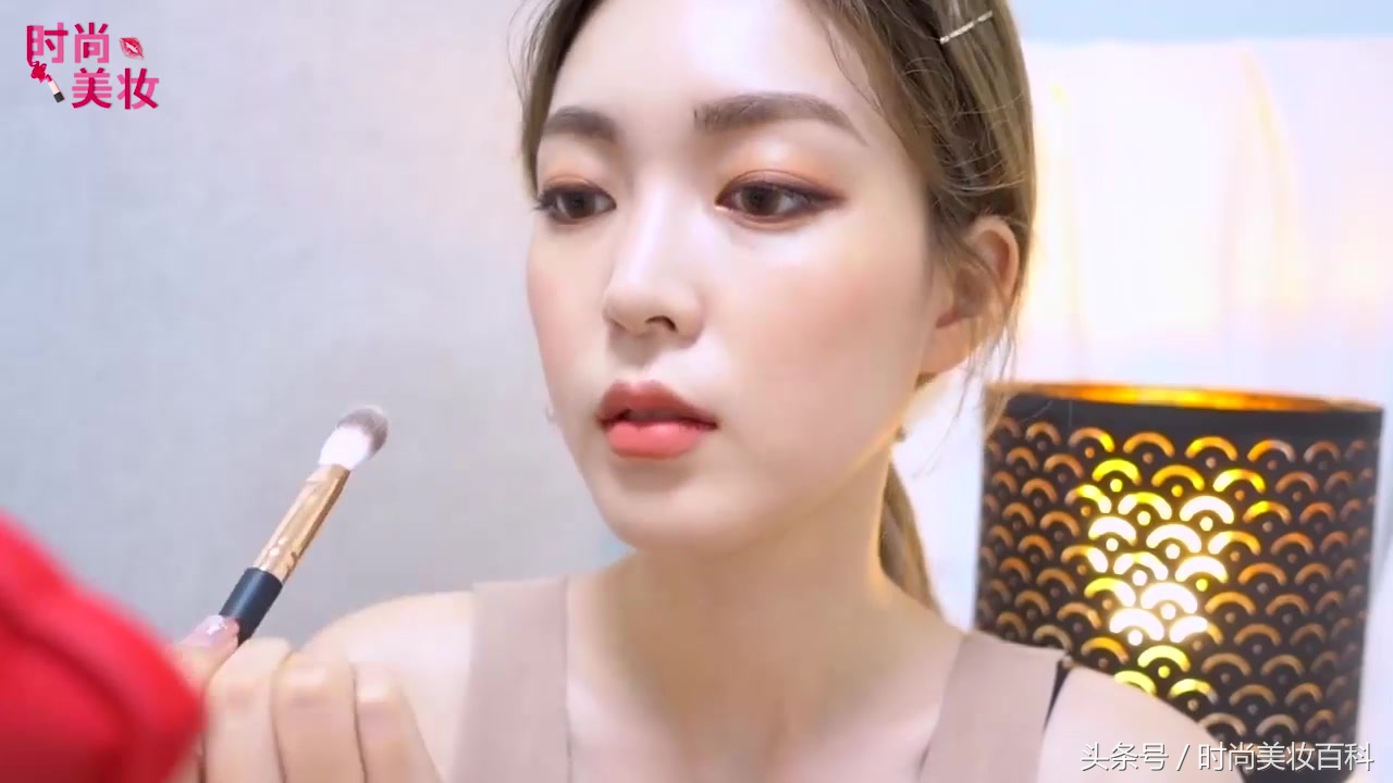 日常化妆的美妆教程,自然妆的正确化妆方法不脱妆