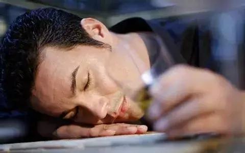 喝醉酒的客人处理方法,如何应对醉酒客人