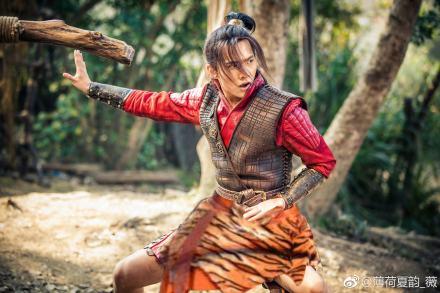 翻盘了,两年不见,我竟然被杨洋满脸胡渣的糙汉形象圈粉了