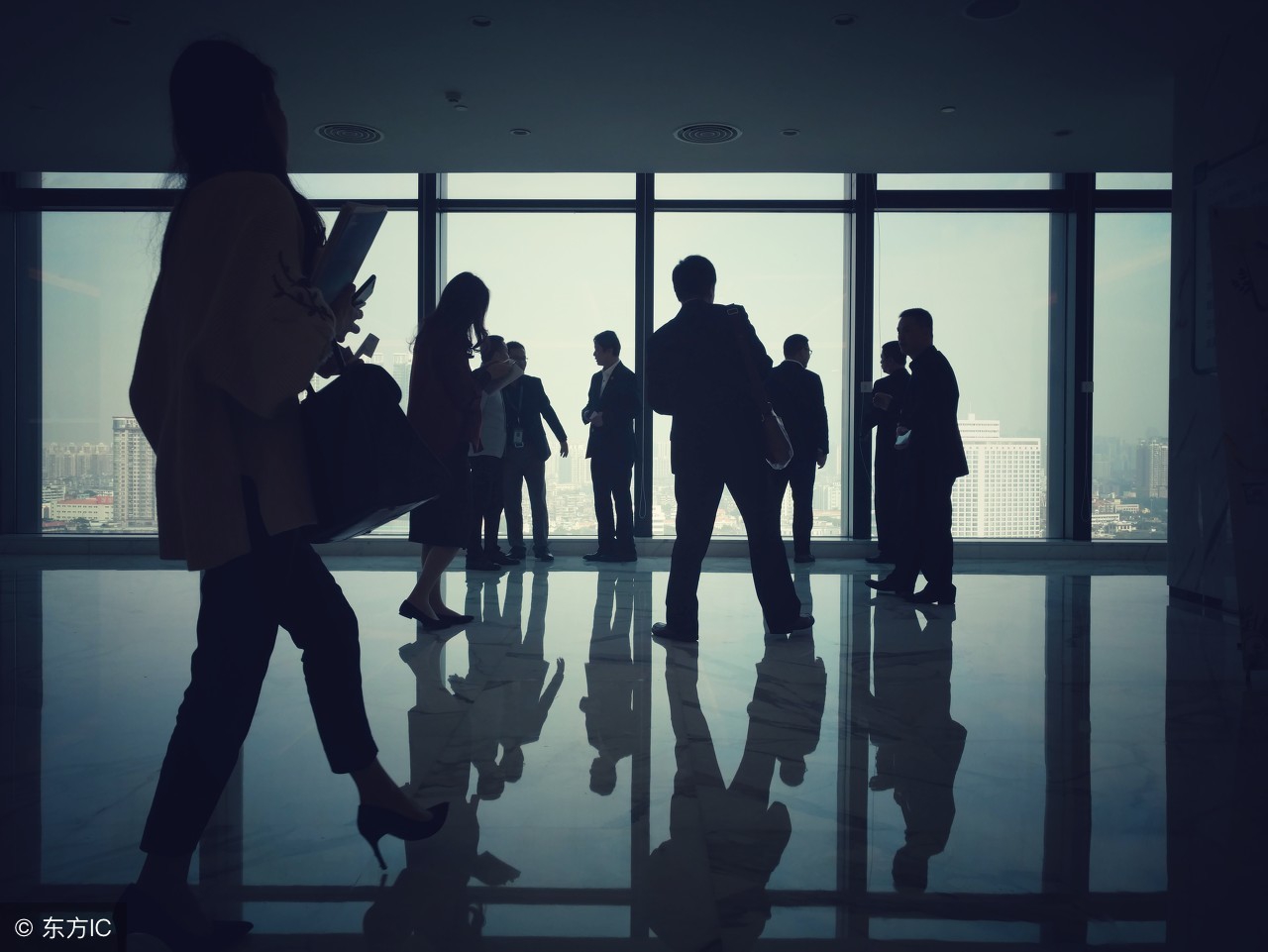 血色康达尔：从“*家庄**吕梁”到京基集团