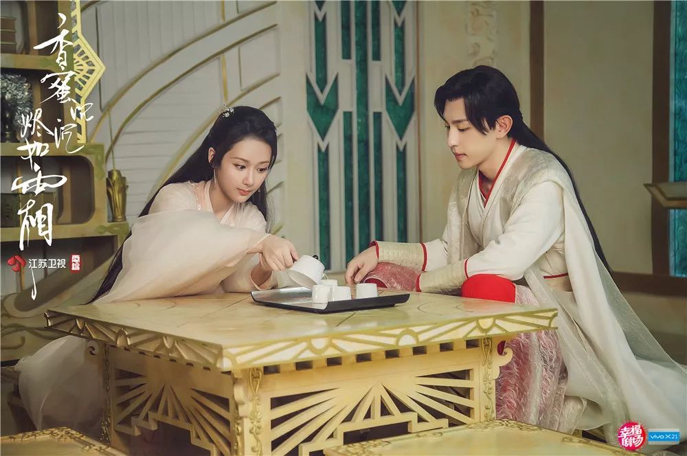 《香蜜沉沉烬如霜》戏里戏外杨紫呈现真性情，谈角色：“女主不是傻白甜，和邓伦是哥们儿”