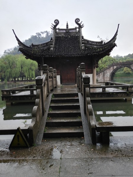 绍兴湖面上的桥,绍兴越城的桥