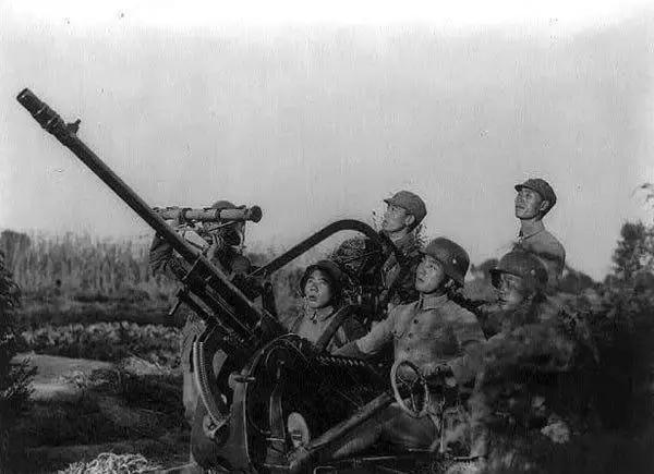 毒打、强奸、*虐性**……他把一个女人的真实故事画成漫画