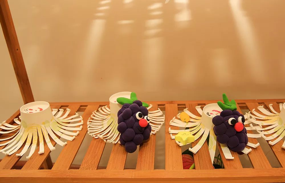 智能卫生护理机器人,自动化清洁厕所的机器人