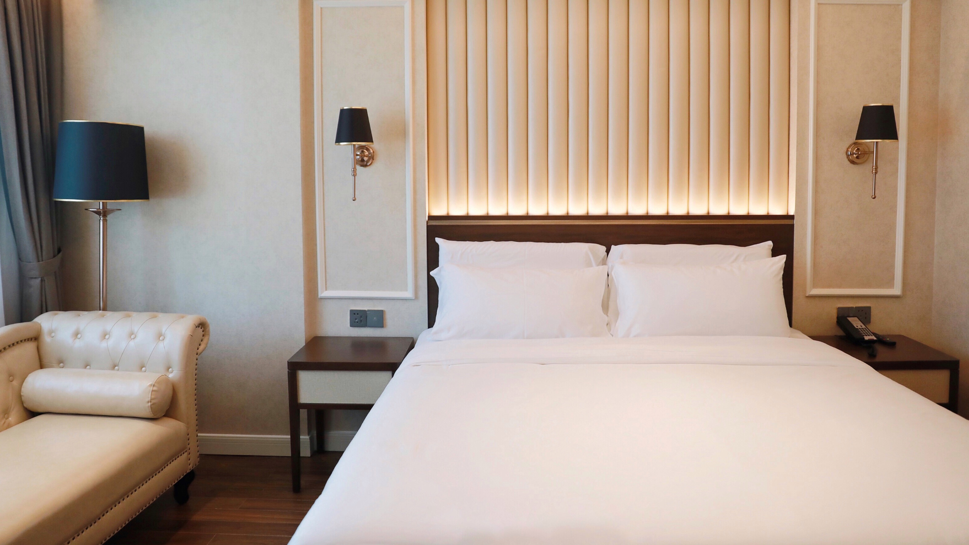 柏丽艾尚国际酒店孟州店,柏丽艾尚施婕