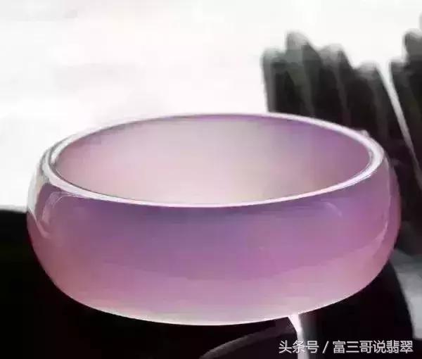 缅甸翡翠摆件翡翠观音挂件价格,花100万购买的翡翠