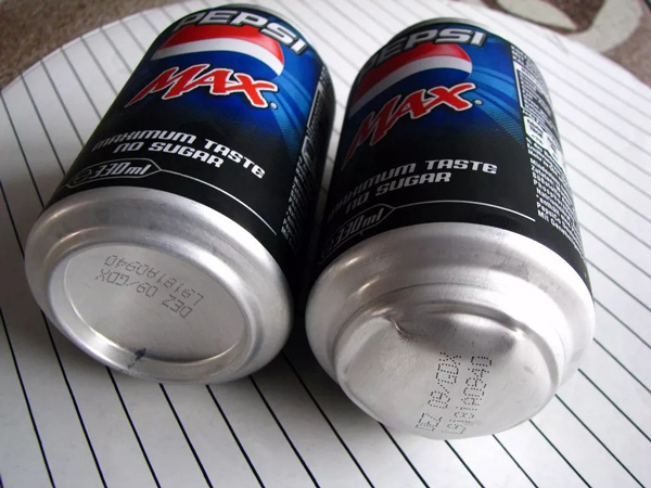 罐装可乐冷冻后瞬间爆炸,可乐冰冻爆炸事件怎么解决