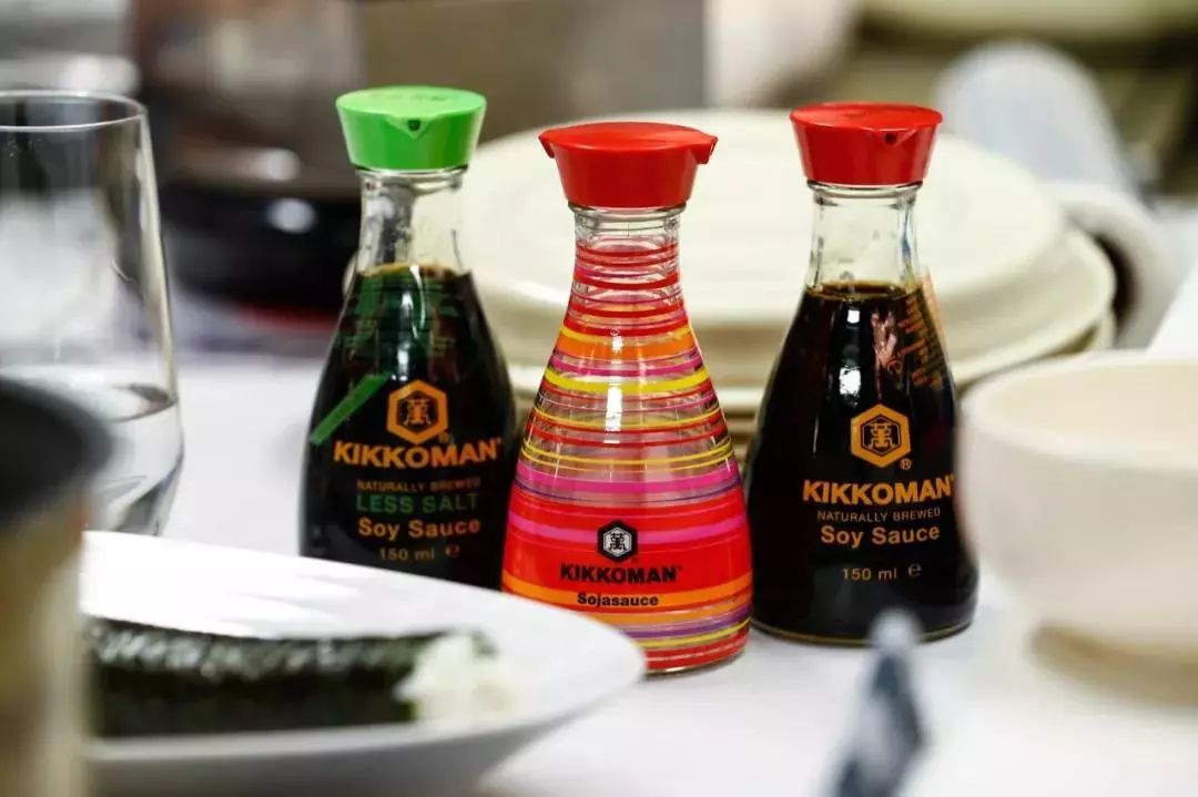 龟甲万酱油和万字酱油有什么不同,龟甲万酱油和中国酱油口感区别