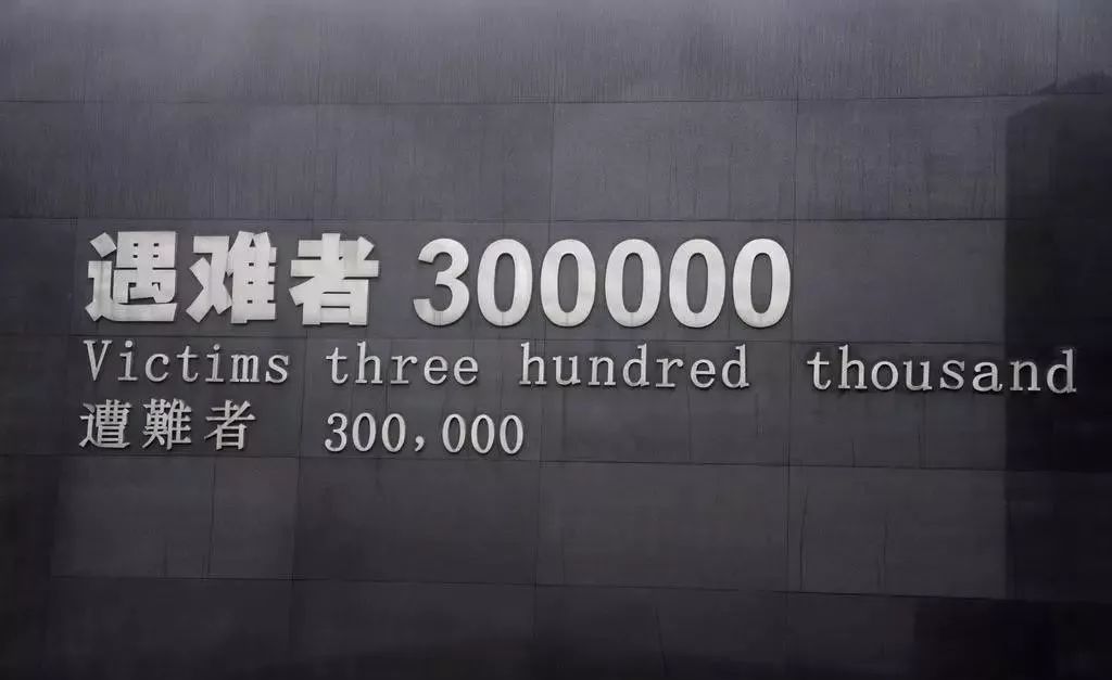 毒打、强奸、*虐性**……他把一个女人的真实故事画成漫画,看到第几张你哭了?