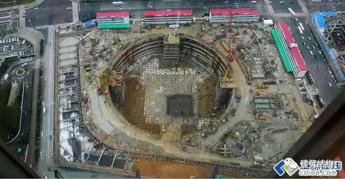 上海中心大厦127层怎么有632米,上海中心大厦632米127层内部