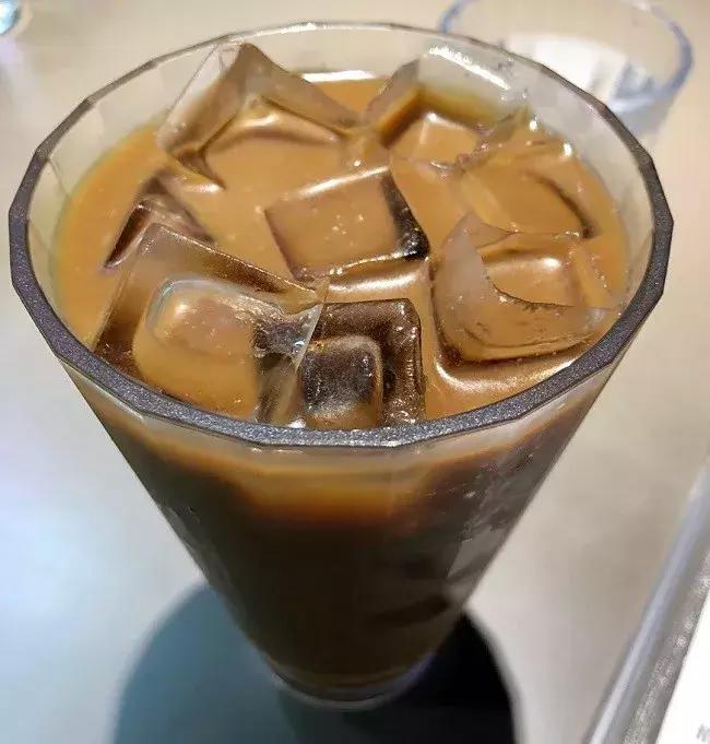 蔡澜开店：2.5小时排队换不来一生难忘的牛肉粉