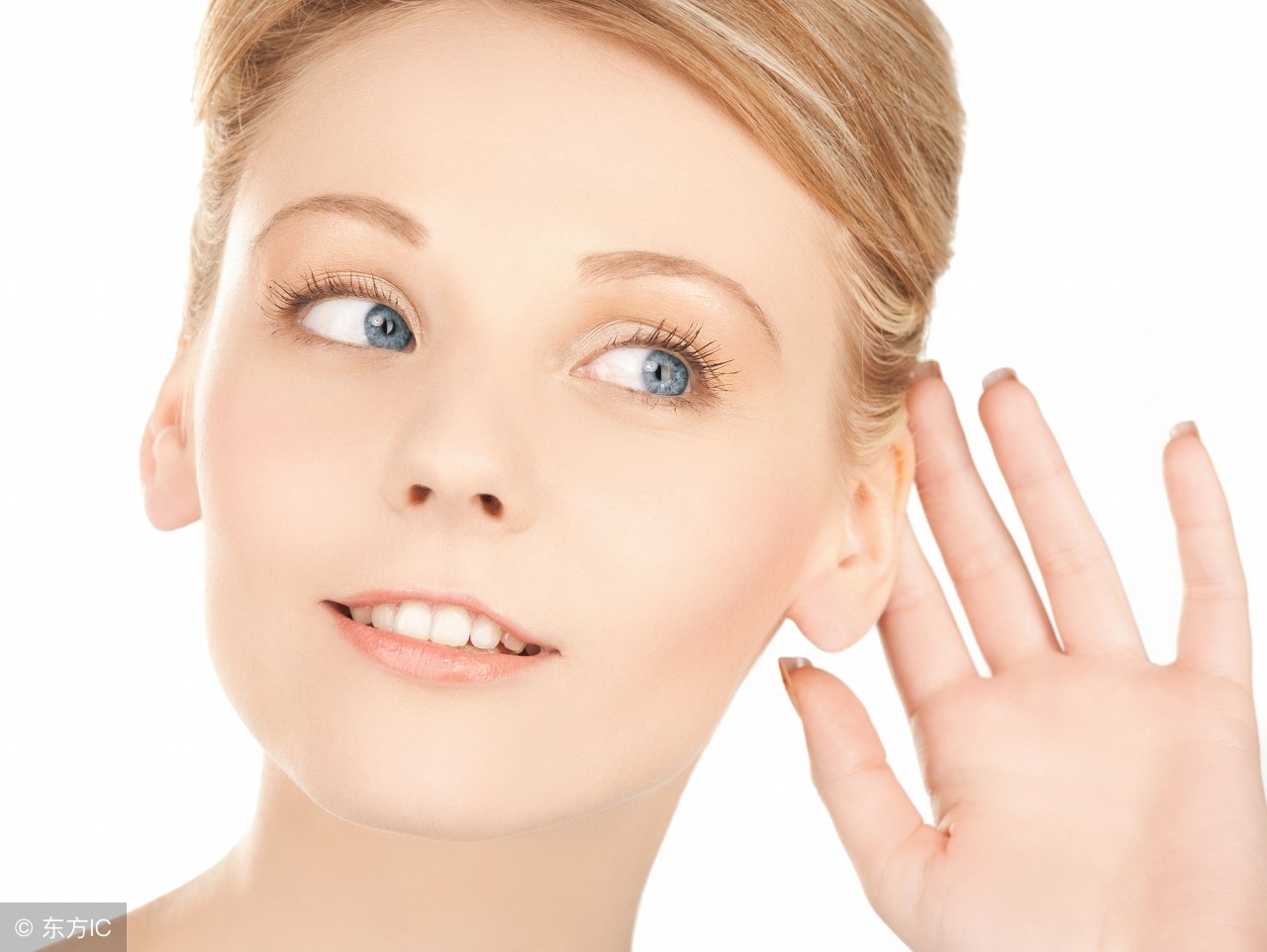 女子一进办公室耳朵就疼！医生指出“罪魁祸首”