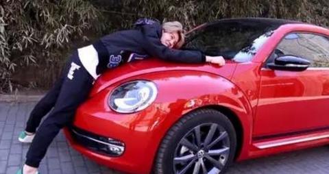 赵本山喝酒赢了一辆什么车,赵本山的豪车是哪款