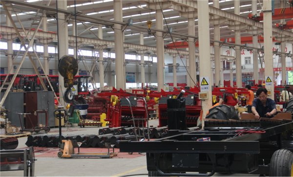 花生收获机最新型最实用的,花生机收获机视频