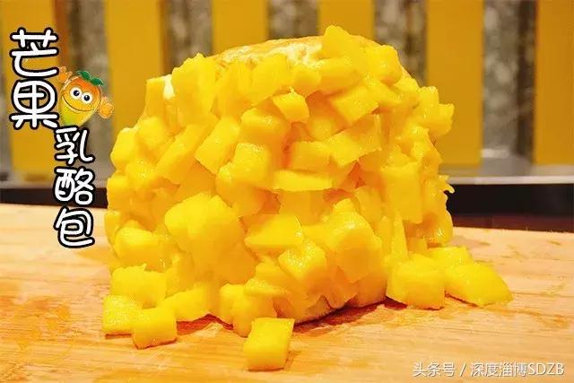 魔都“乳酪包扛霸子”首现淄博！排队挤爆万象汇！