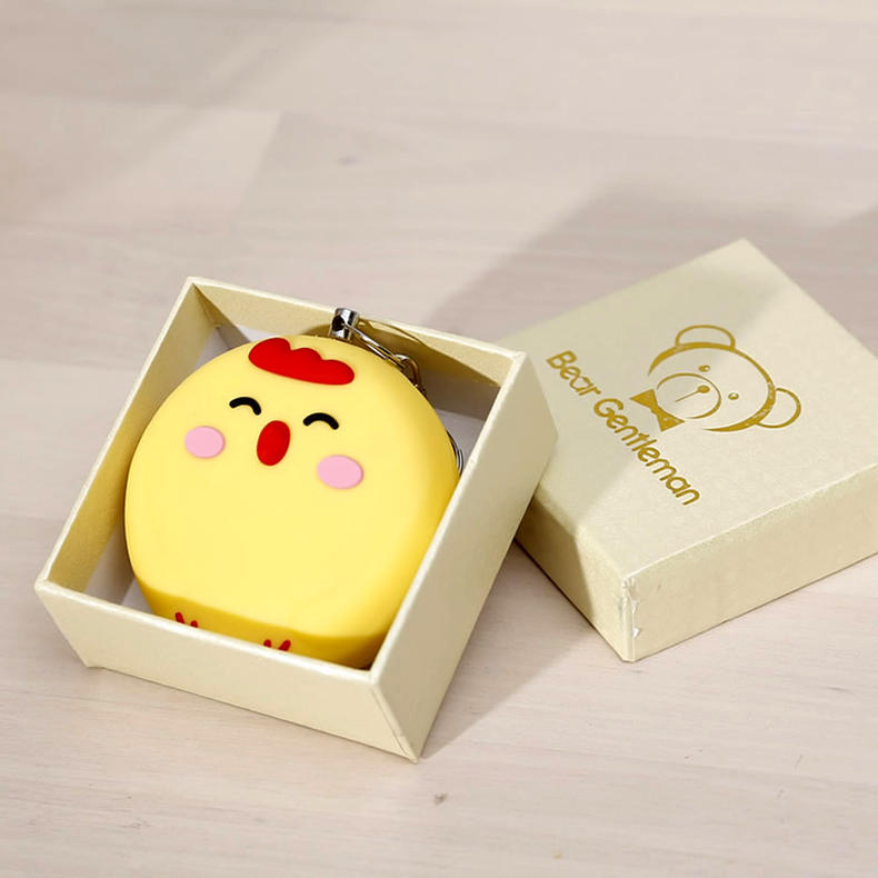 小姐姐,你们的包包里都装着什么呀?