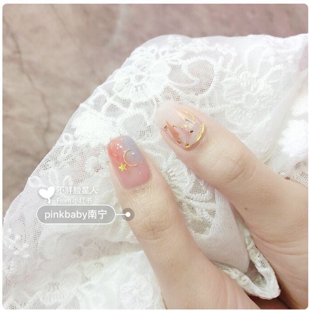 美甲款式图片ins中长款裸色系渐变,好看的美甲ins推荐