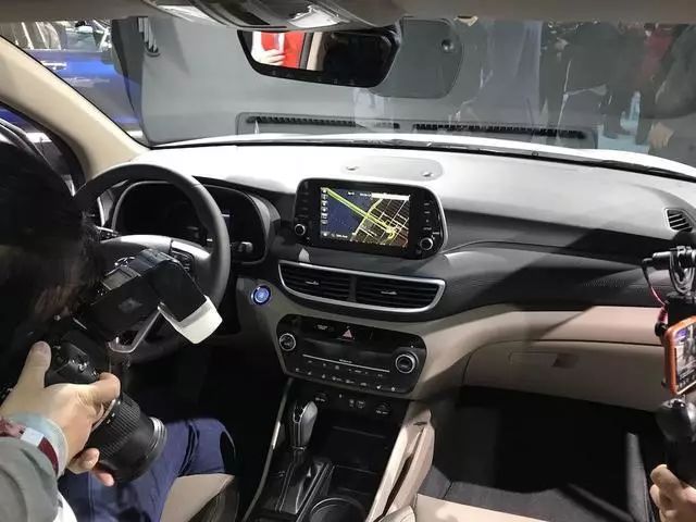 北京现代途胜16款外观爆改方案,现代全新途胜怎么改装