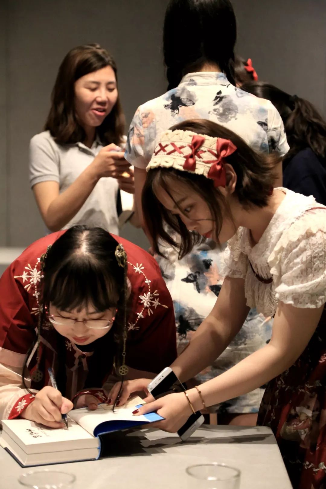 北大高材生写了本年轻人“黑话”手册，来测测你属于哪个次元！丨读书者说